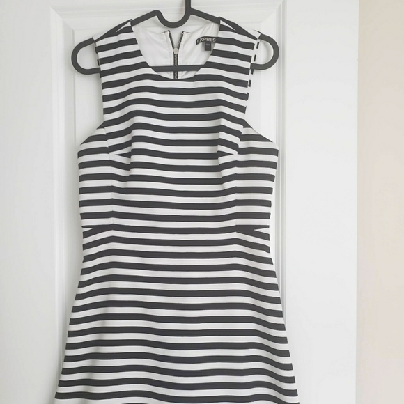 Zara Black and white stripped dress - Picture 1 of 1